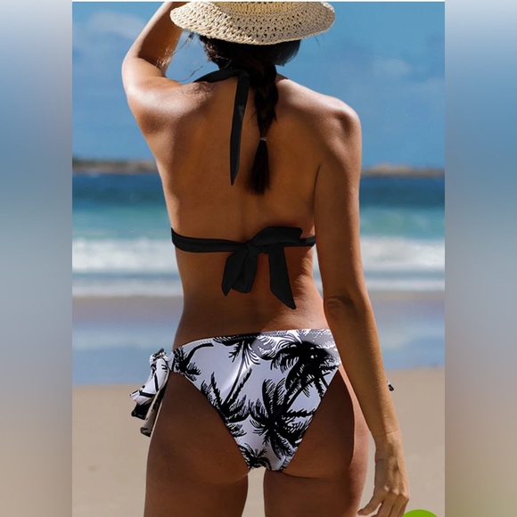 Chic Black and White Bikini for Swim - Picture 2 of 4